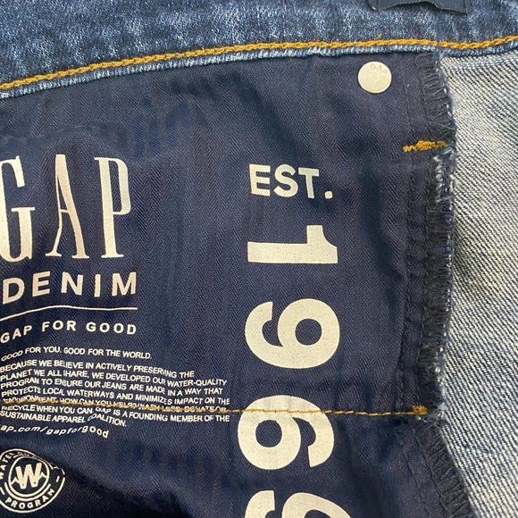 Gap cutoff frayed hem shorts size 30 - Picture 4 of 5